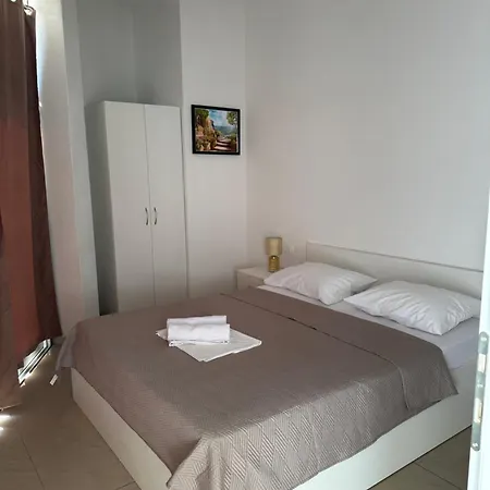 Andrea Apartment *